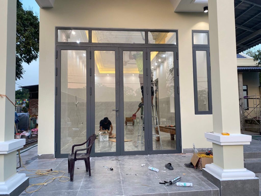 thi công cửa nhôm xingfa